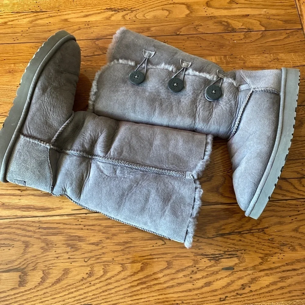 Womens UGG Australia Tall Bailey Boots Sz3 Grey